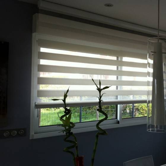 Store EOS Ombre et lumière