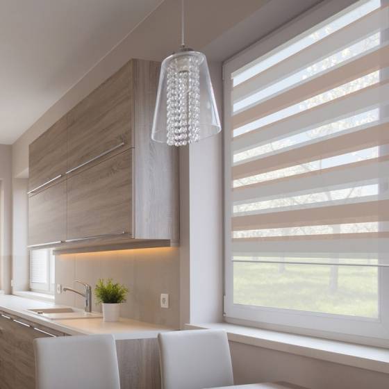 Store intérieur à enrouleur ombre et lumière